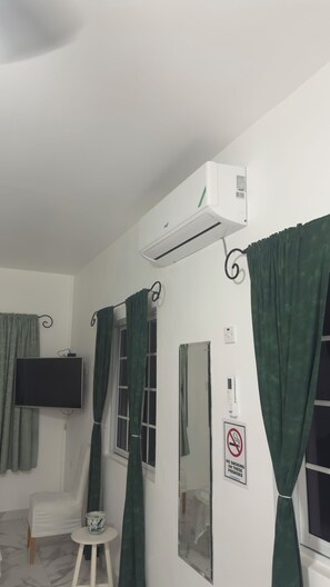 Family Studio Suite, Mountain View | Living area | Printers - Thebreeze2022 (Clarendon Park)