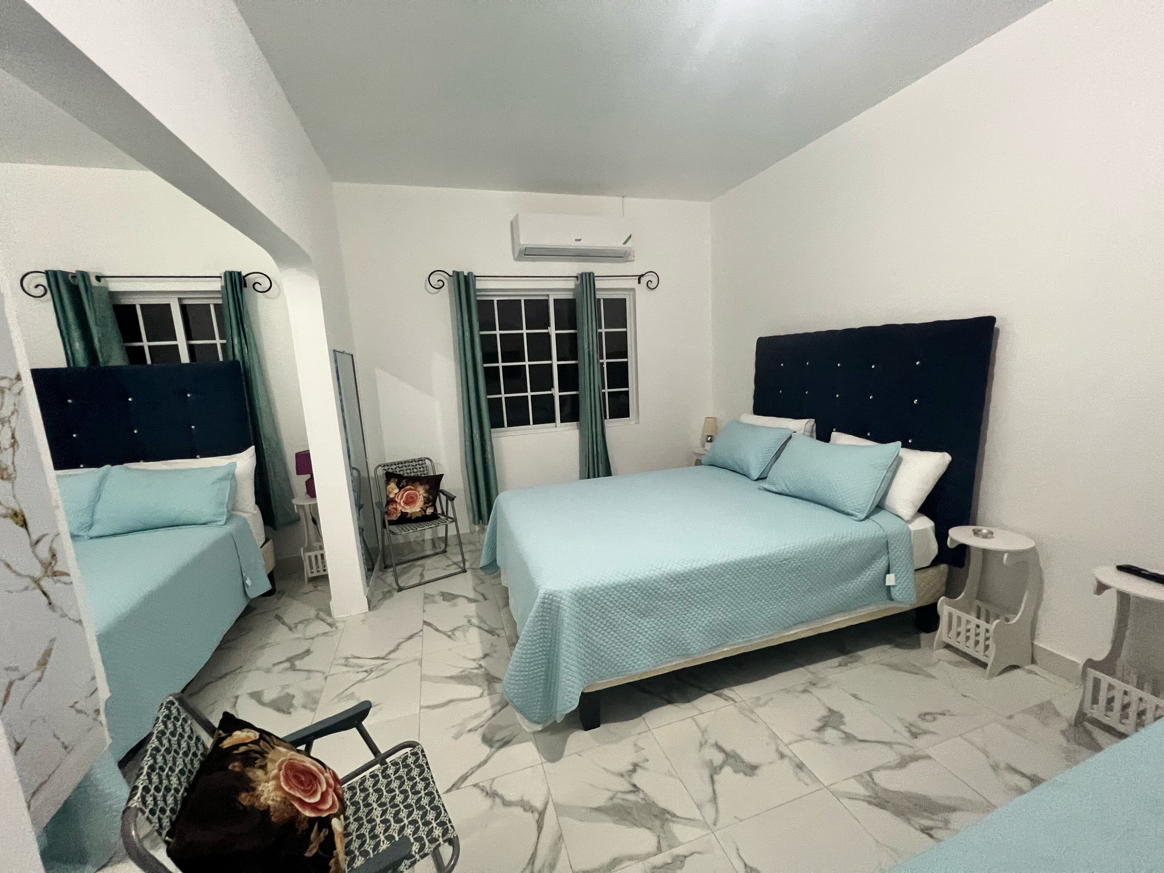 Ropa de cama hipoalergénica y cortinas blackout 