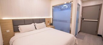 Huayi Hotel(Tianjin Dongli Development Zone National Convention and Exhibition Center Store)