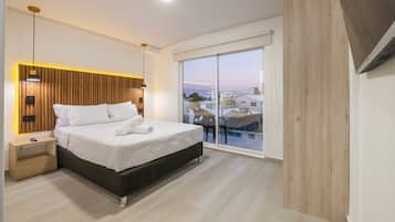 Deluxe Double Room, Balcony, City View | In-room safe, free WiFi