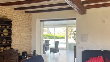 Smart TV, fireplace, foosball, table tennis