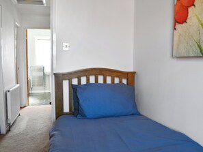 3 bedrooms, free WiFi, bed sheets - 3 bedroom accommodation in Filey (Filey)