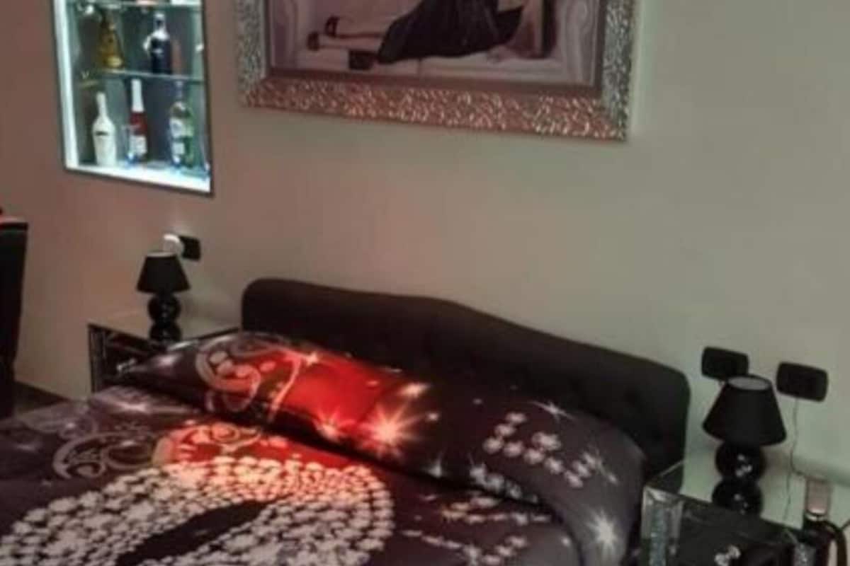 Desk, soundproofing, iron/ironing board, free WiFi