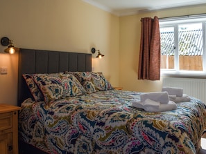 1 quarto, Wi-Fi de cortesia, roupa de cama