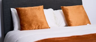 Snooze Luxe House Room 2