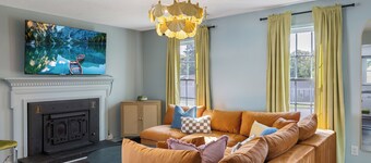 12 Beds · Pickleball·HotTub·Firepit·Karaoke·Arcade·Poker·Pool Table·Patio