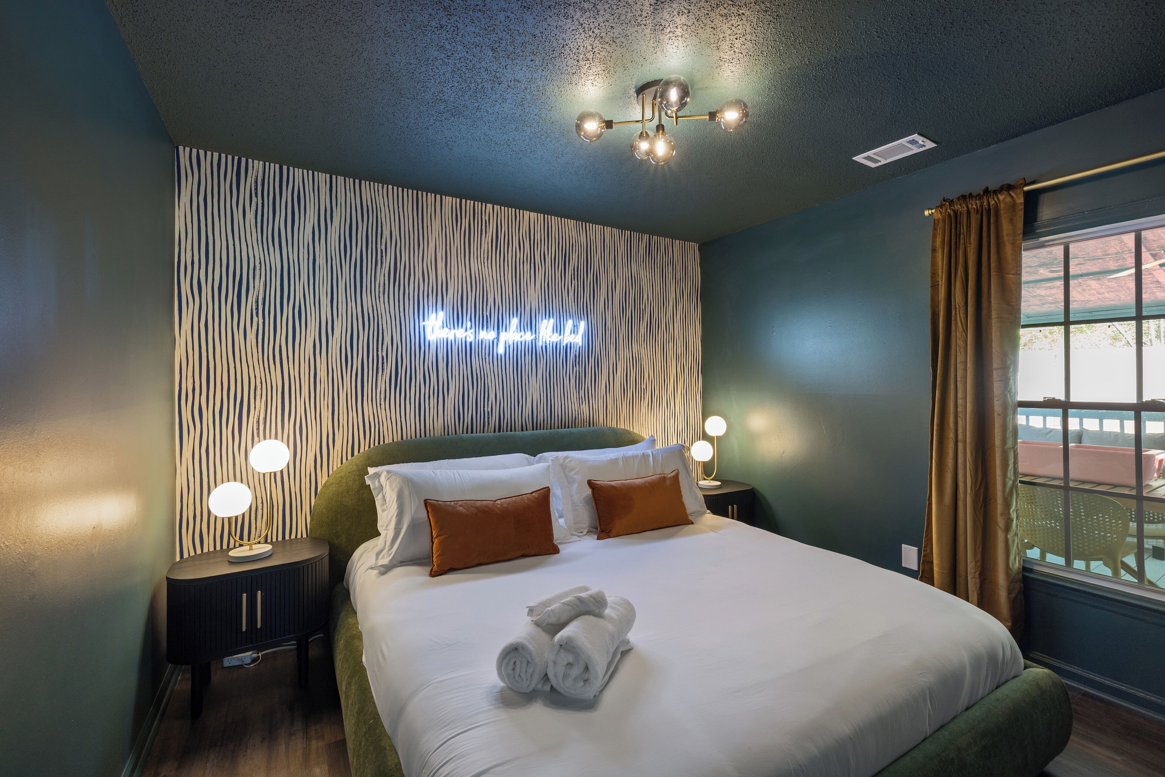 5 habitaciones, escritorio, wifi gratis y ropa de cama 