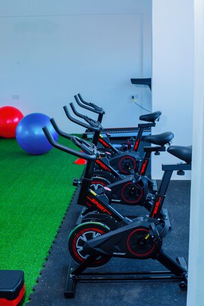 Fitness facility - Urban View Apartment with a fully equipped gym, rooftop serene town views (Kampala)