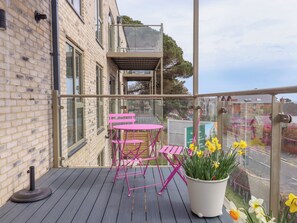 Outdoor dining - Rolles Rainbow (Exmouth)