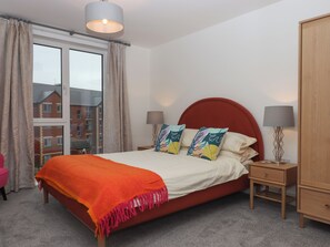 1 bedroom, individually decorated, individually furnished, free WiFi - Rolles Rainbow (Exmouth)