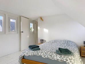 2 室のベッドルーム、WiFi、ベッドシーツ