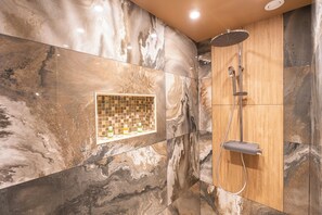 Chambre Double Deluxe | Salle de bain