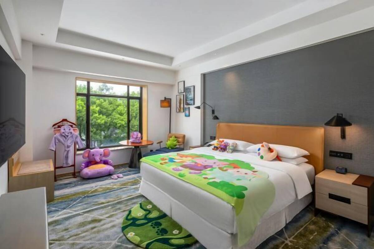 Cribs/infant beds