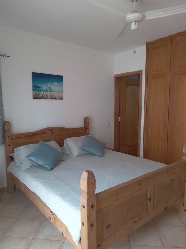 1 bedroom, in-room safe, iron/ironing board, free WiFi