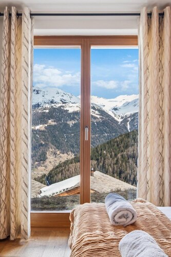 Chalet White Peak by Mrs Miggins