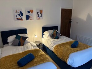 2 bedrooms, iron/ironing board, WiFi, bed sheets