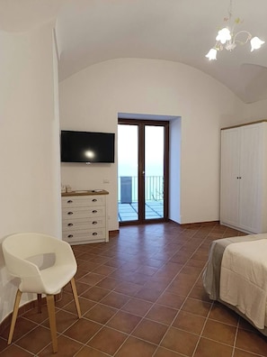 1 slaapkamer, een strijkplank/strijkijzer, wifi, beddengoed