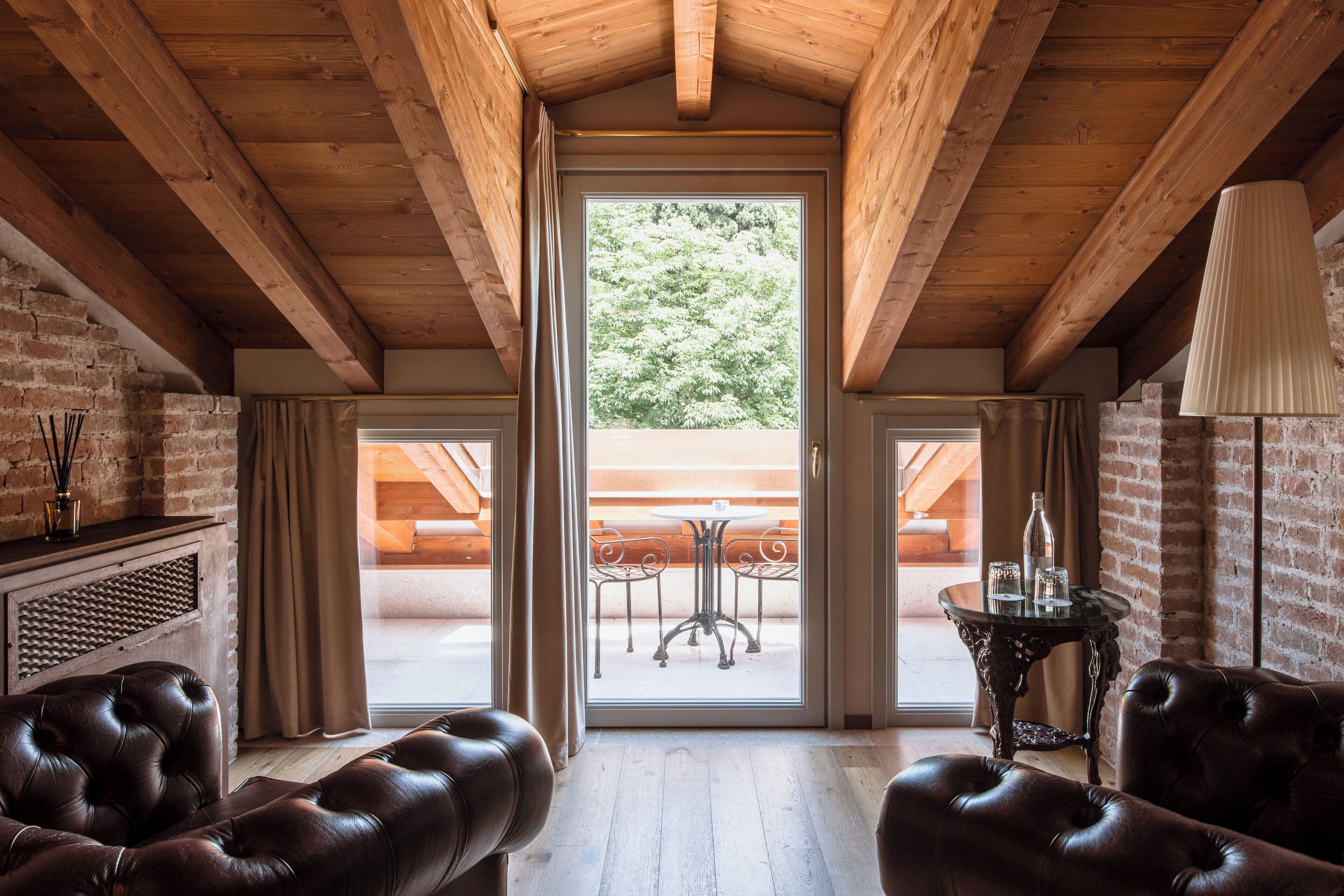 Junior Suite, Park View | In-room safe, desk, blackout curtains, soundproofing