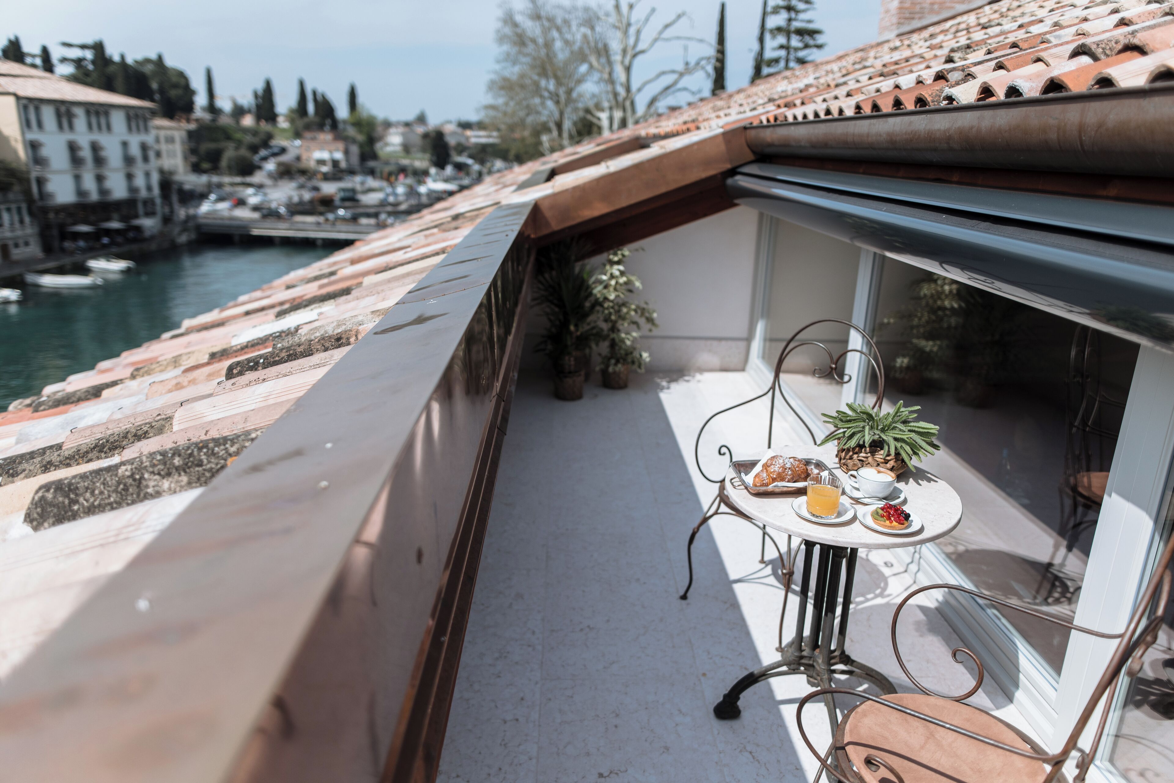 Executive Suite, Balcony, Canal View | Terrace/patio