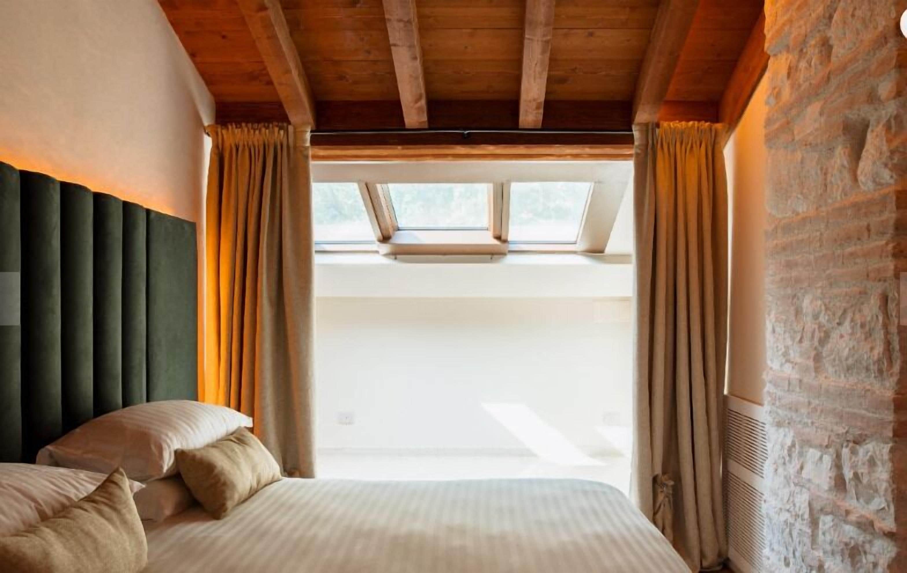 Luxury Penthouse, 2 Bedrooms, Sauna, Canal View | In-room safe, desk, blackout drapes, soundproofing