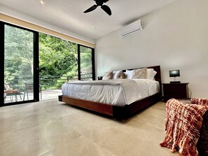 4 bedrooms, iron/ironing board, travel cot, free WiFi - Casa cala Coco Bay Estate (Coco)