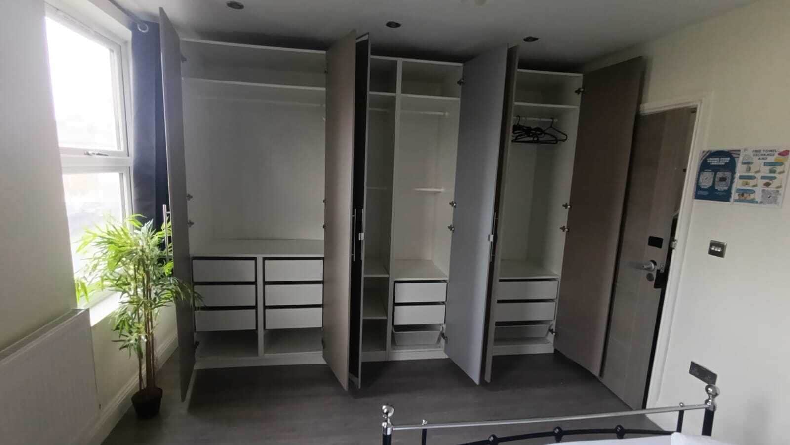 Dobbeltrom, delt bad (3) | Sengetøy i egyptisk bomull og sengetøy av topp kvalitet