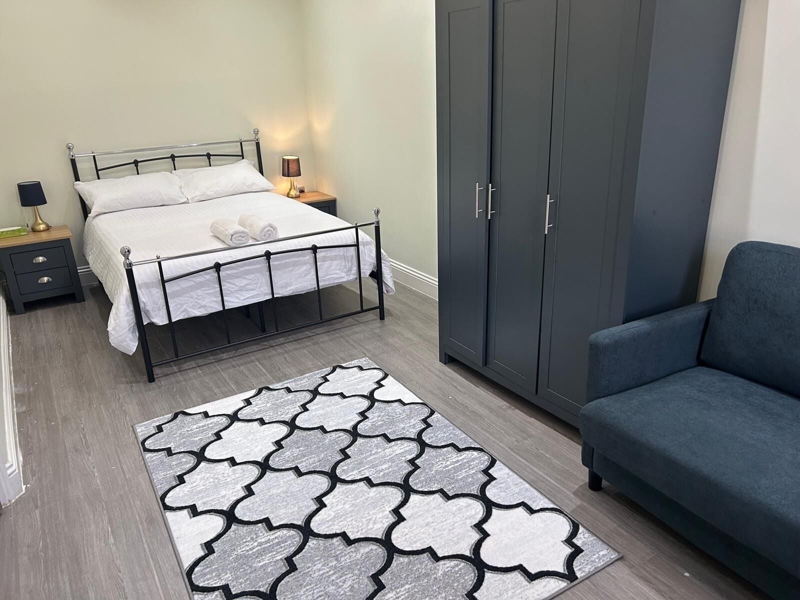 Chambre Double, salle de bains commune | Draps en coton égyptien, literie de qualité supérieure