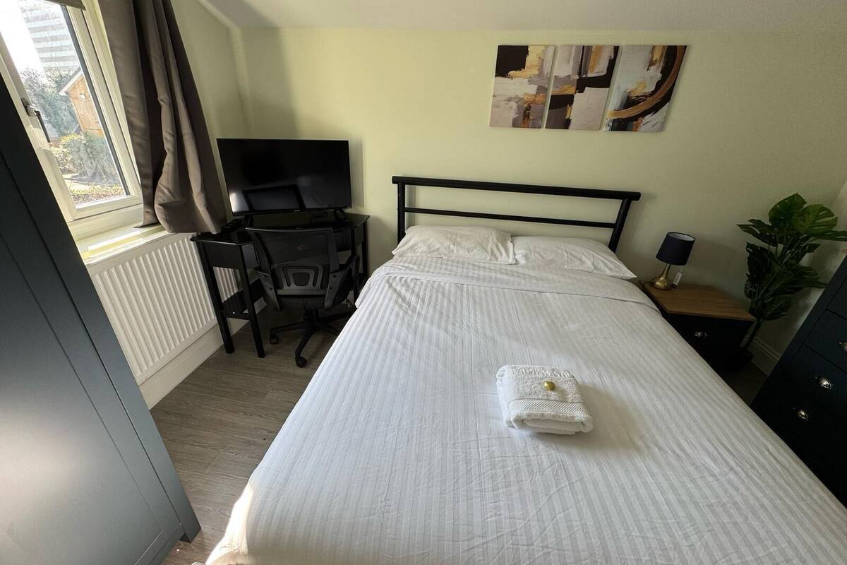 Double Room, Shared Bathroom (1) | Egyptian cotton sheets, premium bedding, memory foam beds