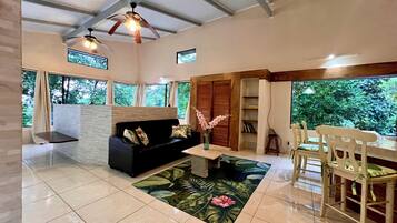 Luxury Studio Suite, Balcony, Sea View | Desk, free WiFi