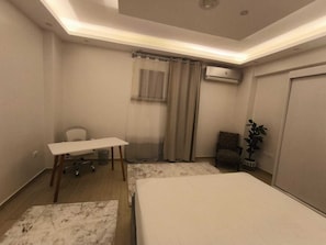1 chambre, fer et planche à repasser, Wi-Fi gratuit, draps fournis