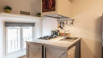 Geladeira, fogão, cooktop, lava-louças