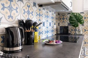 Refrigerador, horno, parrilla de estufa y lavavajillas 