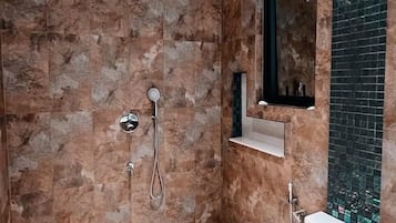 Ducha, toallas, jabón