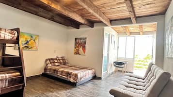 Family Quadruple Room, 1 Bedroom, Courtyard View | Wi-fi percuma, cadar katil