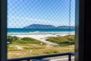 Deluxe-Apartment, 3 Schlafzimmer, Klimaanlage, Meerblick | Strand | Am Strand