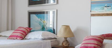 Deluxe Apartment, 3 Bedrooms, Air conditioning, Sea View | 3 bedrooms, blackout curtains, iron/ironing board, free WiFi