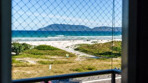 Unclassified image, 2 of 32, button - Cf03 Apto vista mar da praia do forte (Cabo Frio)
