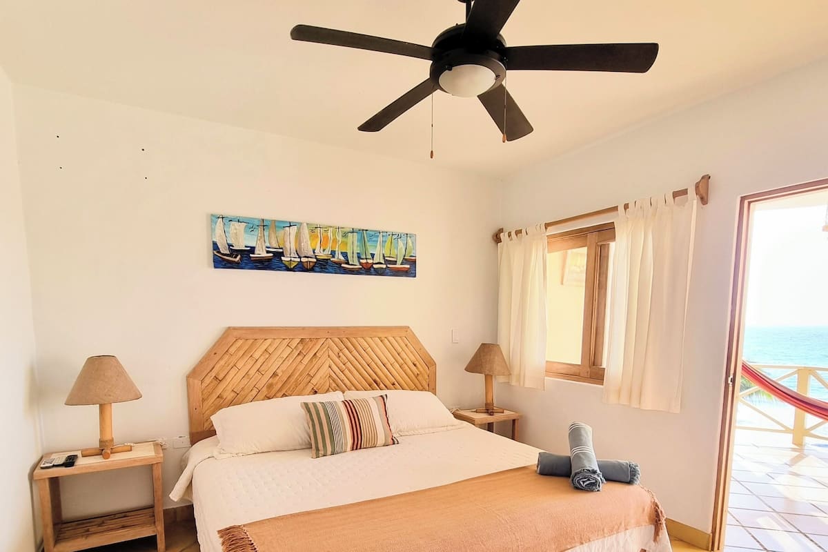 Comfort Double Room, Ocean View | Bed sheets