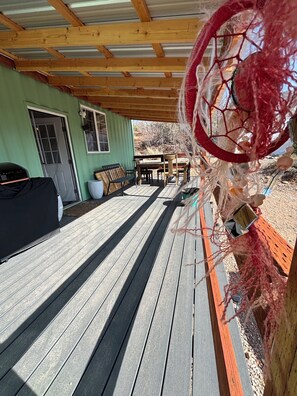 Outdoor dining - Off-Grid Container Home! (Mount Charleston)