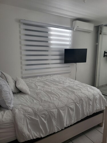 Cozy and luxurious apartment 15 minutes from the airport and beautiful beaches.