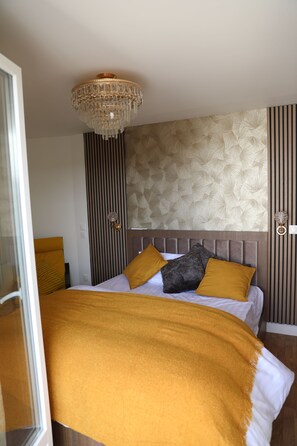 2 bedrooms, WiFi, bed sheets