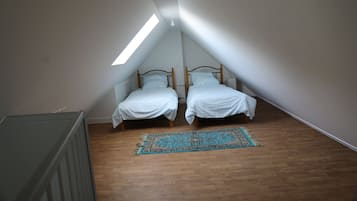 2 bedrooms, WiFi, bed sheets