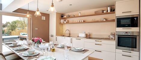 Fridge, microwave, oven, stovetop