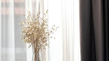 Schallisolierte Zimmer, kostenloses WLAN, Bettwäsche