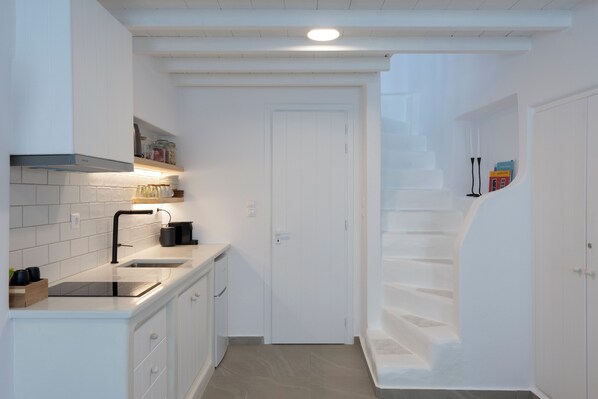 Réfrigérateur, surface de cuisson, cafetière-th éière