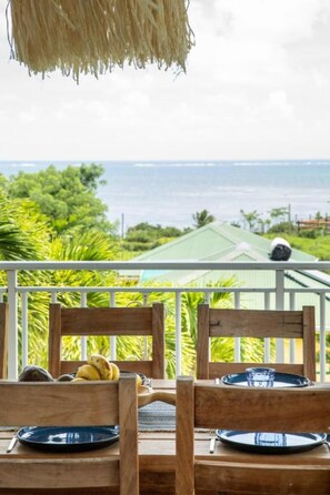 Outdoor dining - The Odyssey villa (Vauclin)