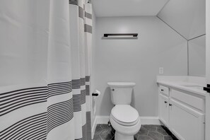 Whirlpool, Haartrockner, Seife, Toilettenpapier