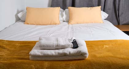 Snooze Luxe House Room 4