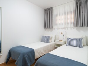 Bügeleisen/Bügelbrett, kostenloses WLAN, Bettwäsche