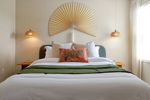 5 slaapkamers, een bureau, een strijkplank/strijkijzer, gratis wifi